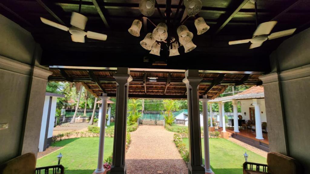 Babira Brookside Heritage Resort 쿠마라콤 외부 사진