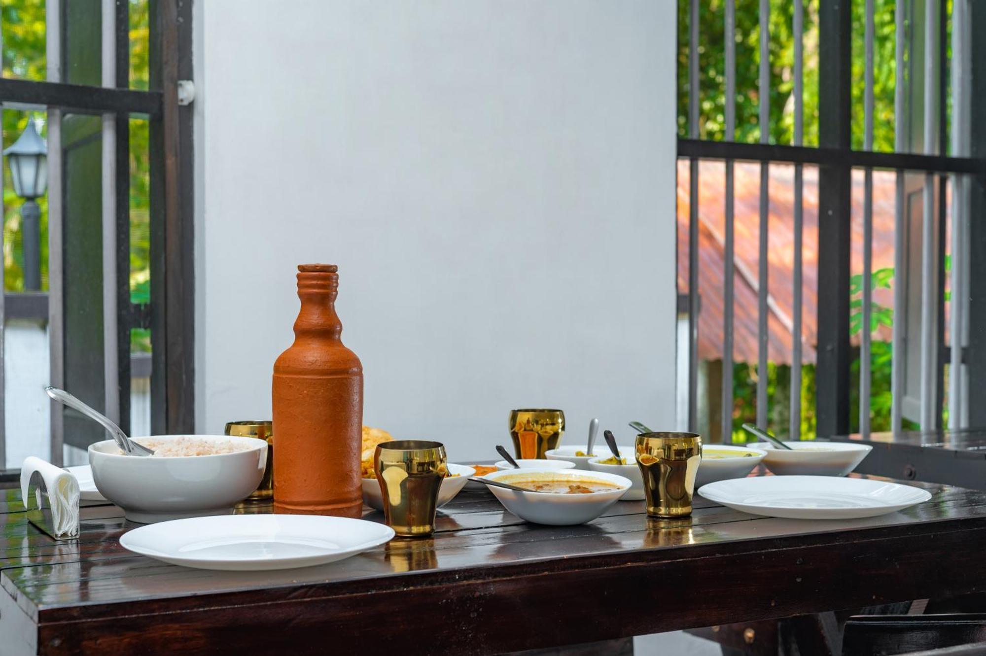 Babira Brookside Heritage Resort 쿠마라콤 외부 사진